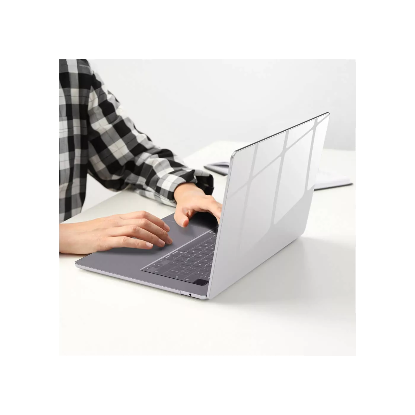 Giiga Guardian Hardshell MacBook Air 15-inch Case - Clear