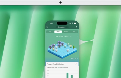 عرض توضيحي لميزة محاكاة iPhone. شاشة iPhone تعرض تطبيق Uber Eats تمت محاكاته على iMac ويتم التحكم فيه منه. 