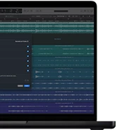 جهاز MacBook Pro، برنامج‏ Logic Pro، مسارات موجية، لوحة Stem Splitter، الفئات: أصوات، طبول، باس، غير ذلك، كل منها مع موجة صوتية منفصلة